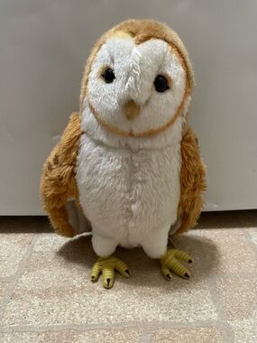 Wizarding World Universal Studios Harry Potter 11” Barn Owl Stuffed Animal Plush